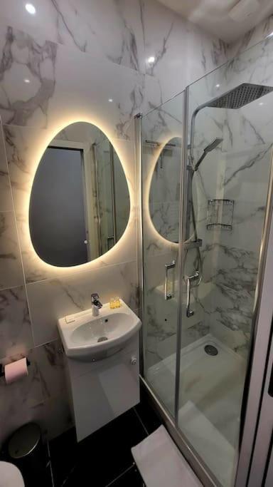 Fully Renovated Historic Apt In Heart Mouffetard Paris Luaran gambar